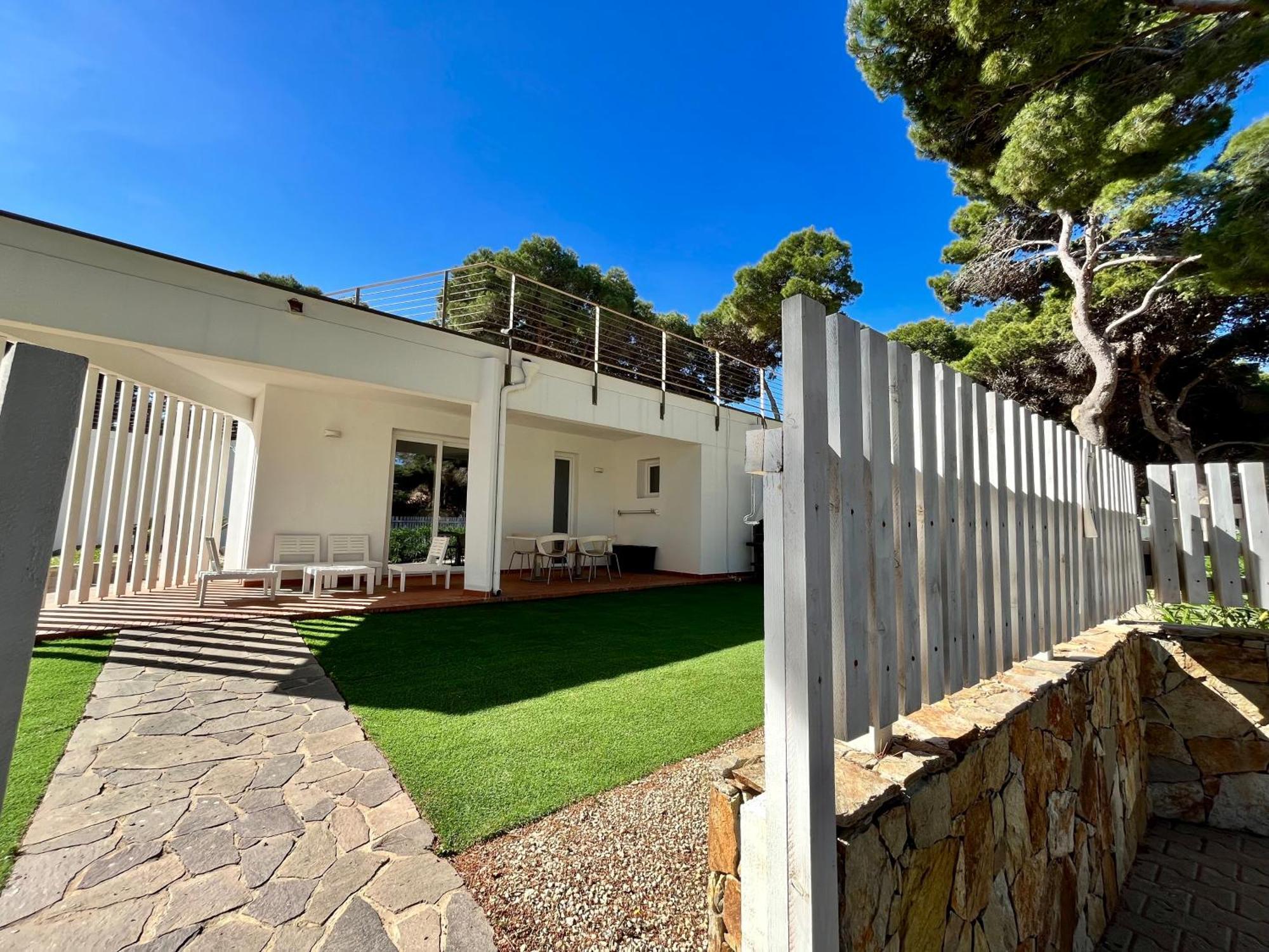 Angolo Mare Apartments & Rooms Porto Pino Exterior photo